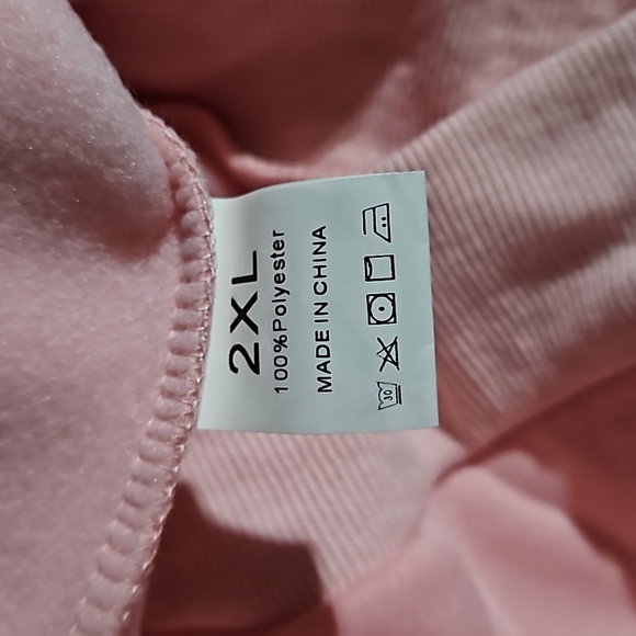 Holiday Plush Christmas Movie Junkie Sweatshirt size 2XL NWOT - Picture 4 of 6